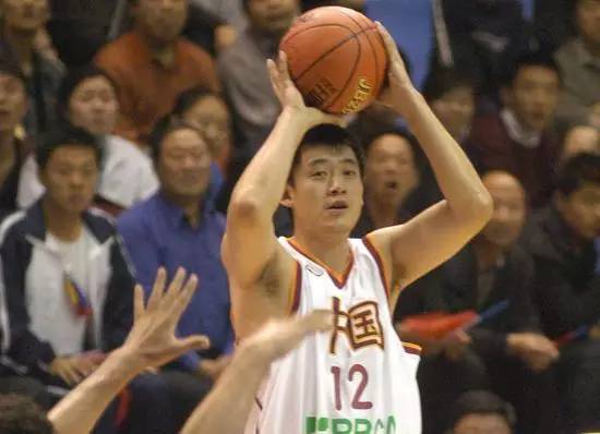 篮球运动员得分排名_中国篮球运动员历史总得分_中国篮球得分王是谁